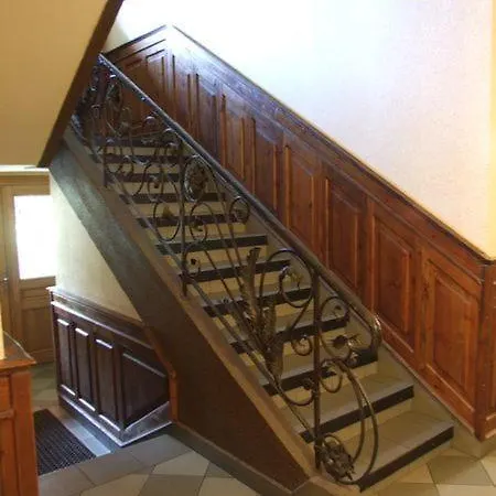 Gosciniec - Byla Baza Wojskowa 홀리데이파크 *