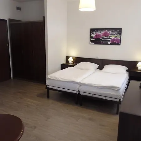 홀리데이파크 Gosciniec - Byla Baza Wojskowa 보르네 술리노보