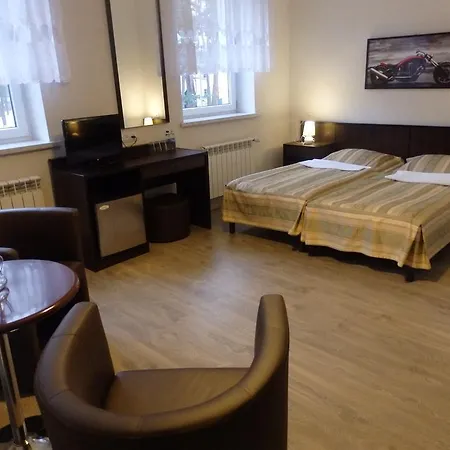 Gosciniec - Byla Baza Wojskowa * 보르네 술리노보