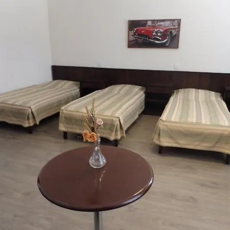 Gosciniec - Byla Baza Wojskowa 홀리데이파크 *